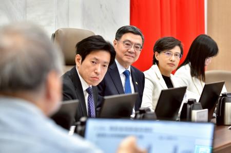 2.行政院長卓榮泰推動轉型正義會報第7次會議.jpg